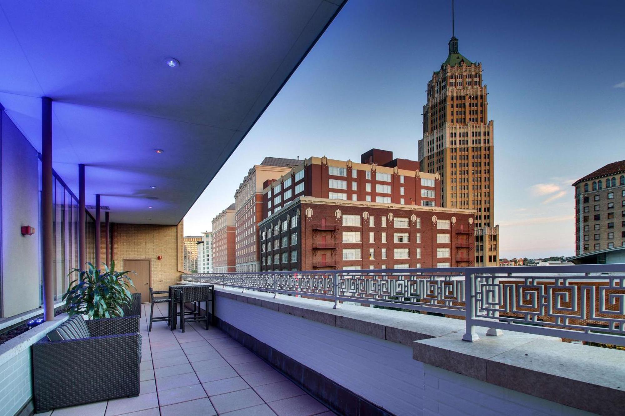 Drury Plaza Hotel San Antonio Riverwalk Exterior foto