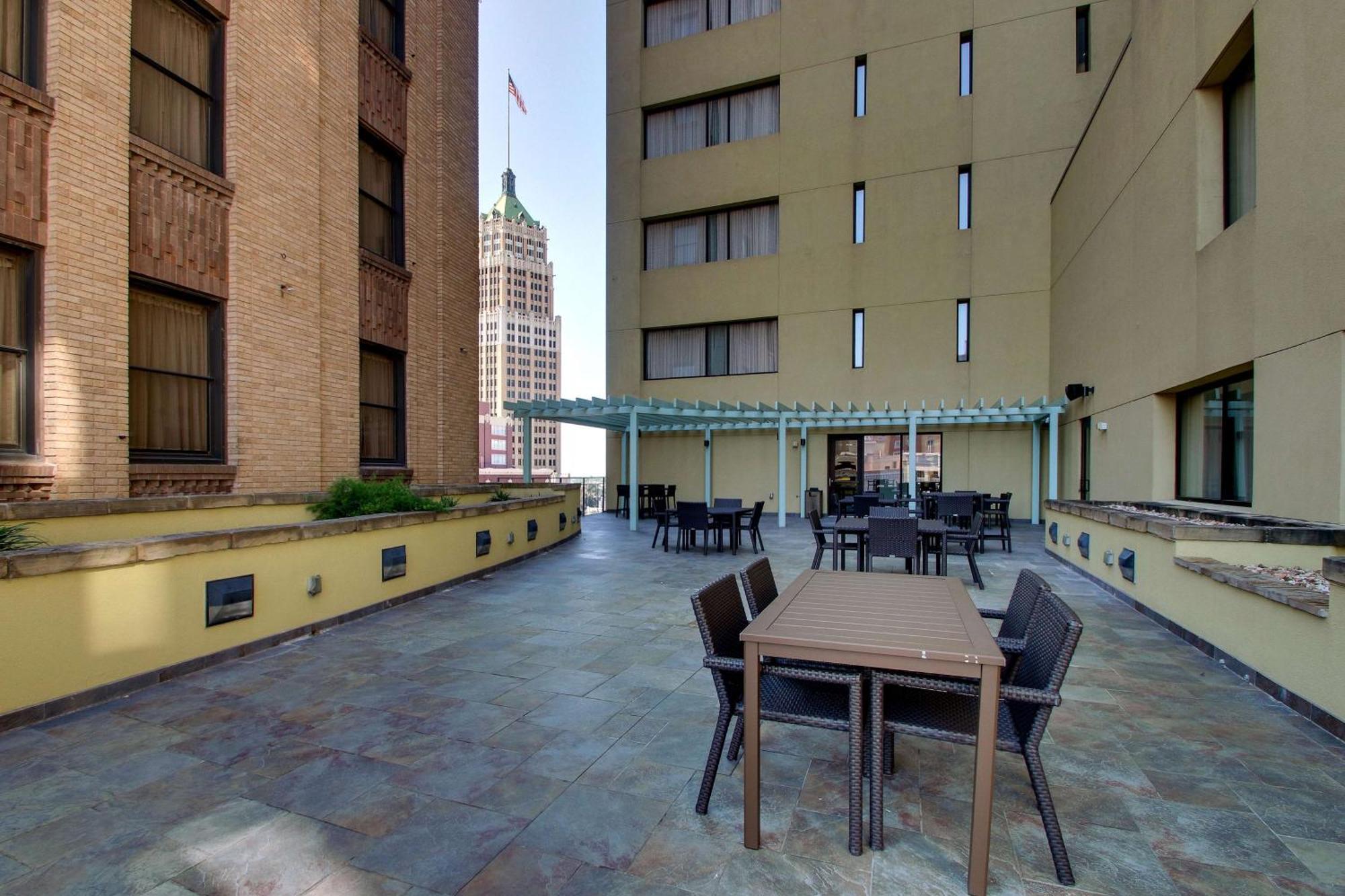 Drury Plaza Hotel San Antonio Riverwalk Exterior foto